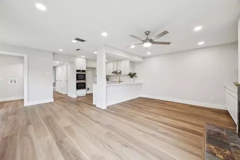 511 Holliday Ln, Euless, TX 76039 photo 19