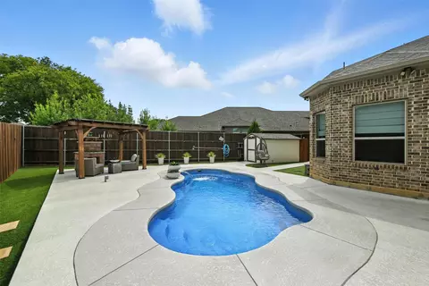 Exterior - 2408 Evans Rd, Corinth, TX 76210 photo 5 of 6