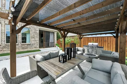 Exterior - 2408 Evans Rd, Corinth, TX 76210 photo 4 of 6