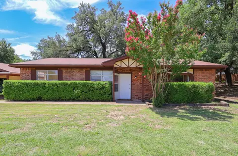 1203 E Apache Trl, Granbury, TX 76048