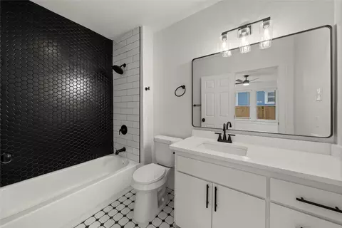 Bath - 1711 Reuter Ave, Waco, TX 76708 photo 2 of 2