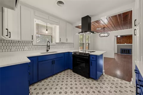 Kitchen - 1711 Reuter Ave, Waco, TX 76708 photo 3 of 3