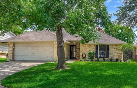 316 Bowie St, Forney, TX 75126