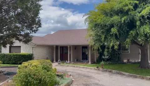 300 Summit Ridge Rd, Burnet, TX 78611