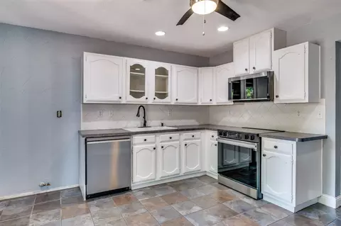 4201 Longmeadow Way, Fort Worth, TX 76133