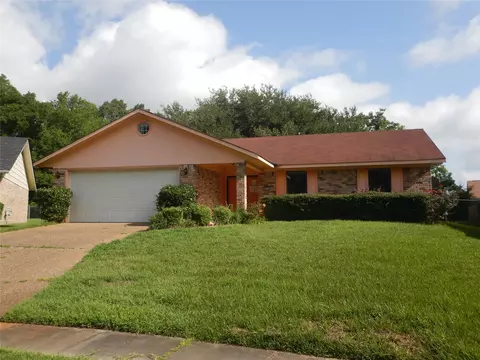 4816 Honeysuckle Ln, Shreveport, LA 71118