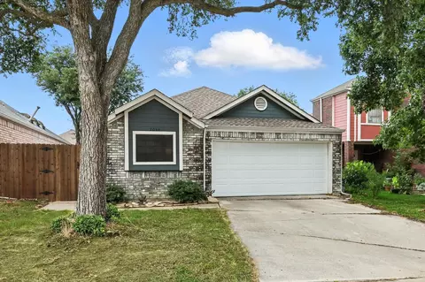 2034 Mallard Dr, Lewisville, TX 75077