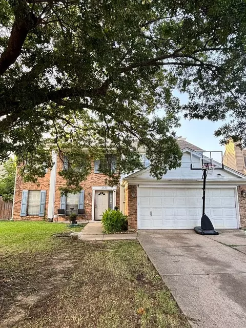 2630 Winslow Dr, Grand Prairie, TX 75052