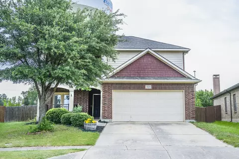 1929 Frosted Willow Ln, Fort Worth, TX 76177
