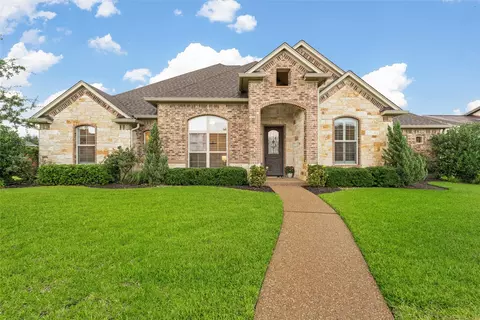 613 Stone Manor Dr, Mcgregor, TX 76657