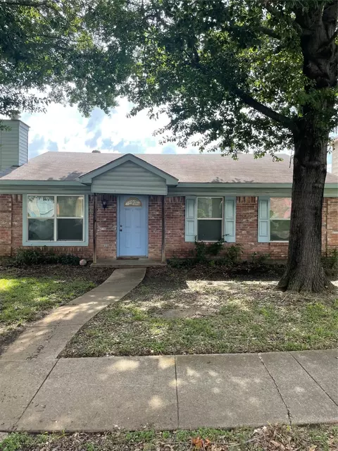 923 Brae Loch Dr, Dallas, TX 75217