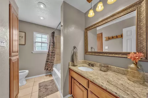 Bath - 501 Nathan St, Burleson, TX 76028 photo 3 of 4