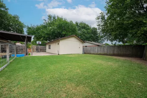 Exterior - 501 Nathan St, Burleson, TX 76028 photo 8 of 8