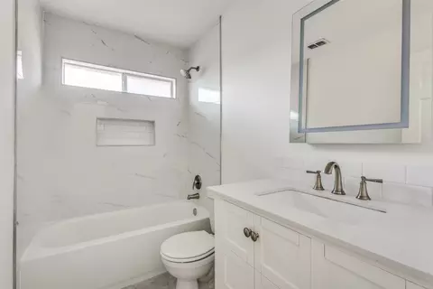 Bath - 1721 Brookside Dr, Prosper, TX 75078 photo 1 of 3
