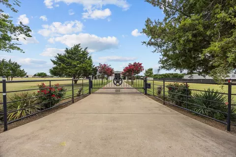 4502 Skinner Rd, Midlothian, TX 76065