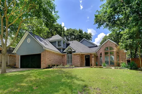 2153 Steeplewood Dr, Grapevine, TX 76051