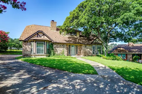 6008 Cloudridge Ct, Arlington, TX 76016