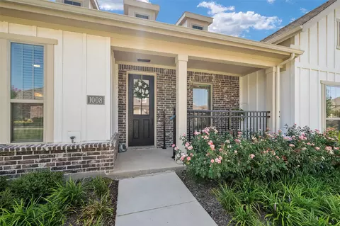 Exterior - 1008 3rd St, Argyle, TX 76226 photo 3 of 4