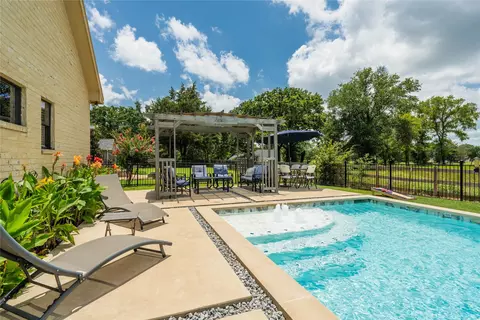 Exterior - 310 Splitrail Dr, Kemp, TX 75143 photo 7 of 8