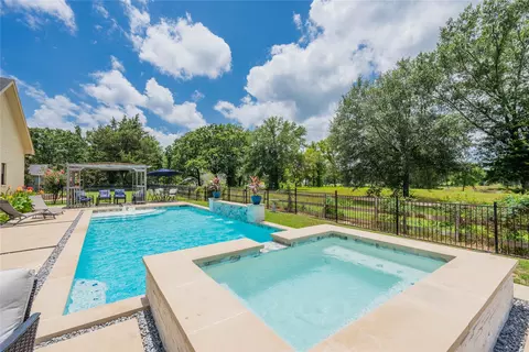 310 Splitrail Dr, Kemp, TX 75143
