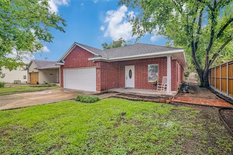 115 W Main St, Forney, TX 75126