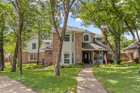 3826 Shady Meadow Dr, Grapevine, TX 76051