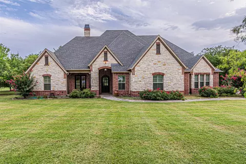 300 Horseshoe Bnd, Royse City, TX 75189
