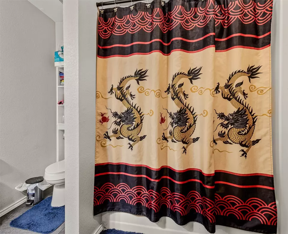 Bath - 908 Meadowdale Dr, Royse City, TX 75189 photo 2 of 2