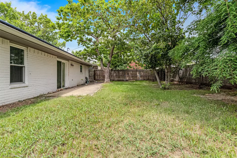 Exterior - 908 Meadowdale Dr, Royse City, TX 75189 photo 4 of 5