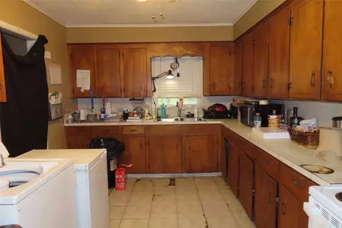 701 10th St NW, Springhill, LA 71075 photo 4