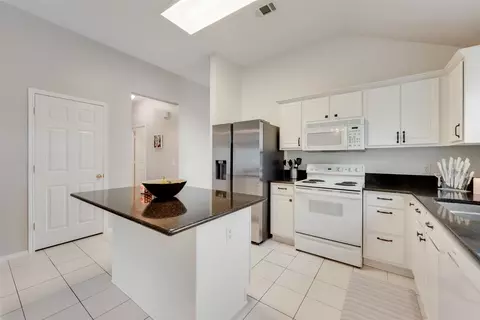 2801 Crater Lake Ln, Denton, TX 76210