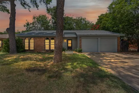 6525 Route 66, Watauga, TX 76148