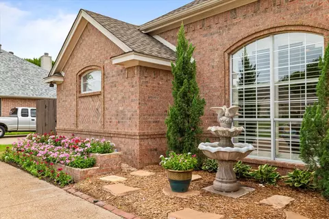 6932 Danele Ct, Richland Hills, TX 76118