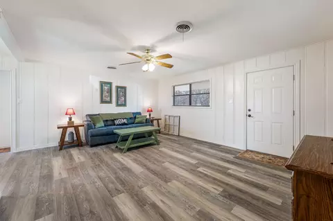 832 S Lamar St, De Leon, TX 76444