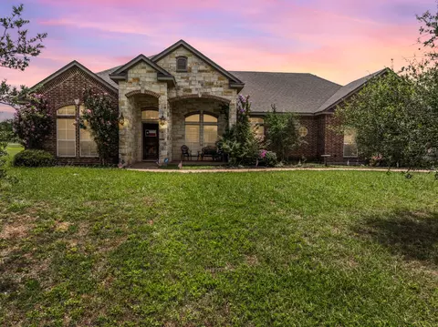845 W County Line Rd E, West, TX 76691