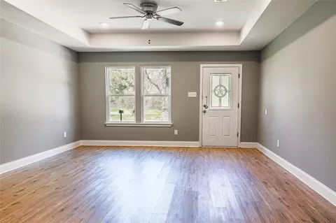 Living - 900 Cedar St, Commerce, TX 75428 photo 1 of 2