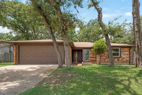3614 French Wood Dr, Arlington, TX 76016