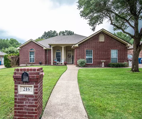 216 Keswick Dr, Hewitt, TX 76643