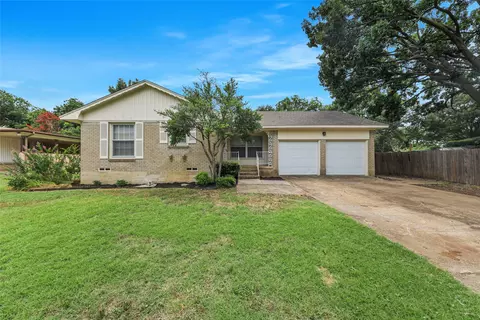 1710 Ross Ave, Carrollton, TX 75006