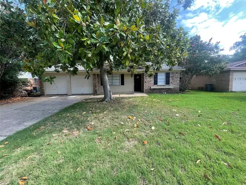 1209 Darlene Ln, Arlington, TX 76010