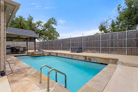 945 Hannah Way, Dallas, TX 75253