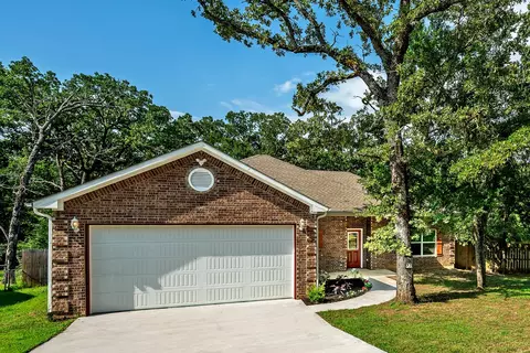 Exterior - 27 Circle Dr, Denison, TX 75021 photo 8 of 14