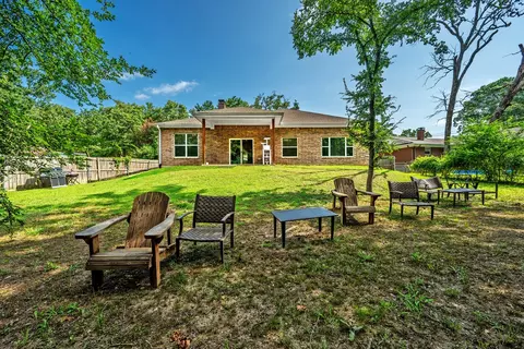 Exterior - 27 Circle Dr, Denison, TX 75021 photo 5 of 14
