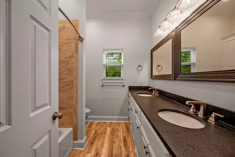 Bath - 27 Circle Dr, Denison, TX 75021 photo 1 of 3