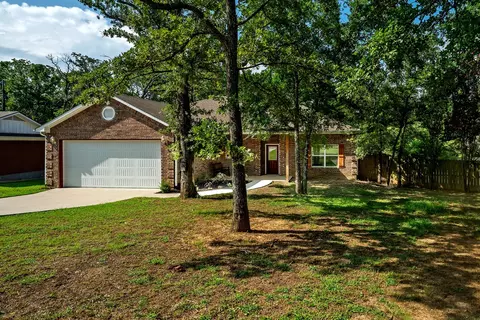 Exterior - 27 Circle Dr, Denison, TX 75021 photo 3 of 14