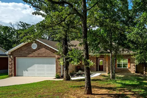 27 Circle Dr, Denison, TX 75021
