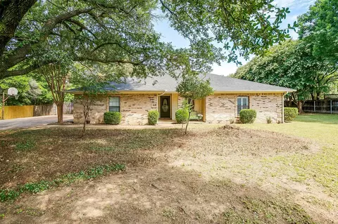 418 Country Meadow Dr, Mansfield, TX 76063