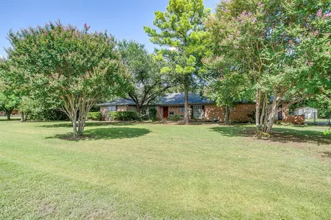12505 White Oak Dr, Burleson, TX 76028