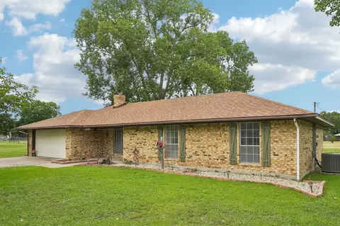 1301 Azalea Ln, Waxahachie, TX 75165