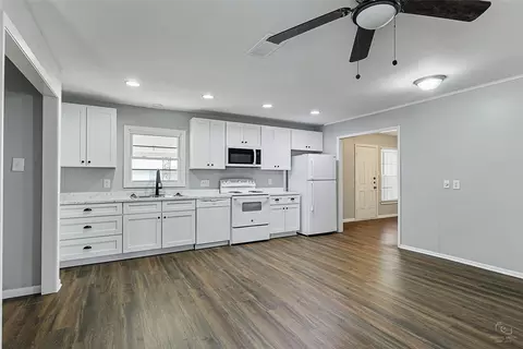 1712 Ross Ave, Carrollton, TX 75006